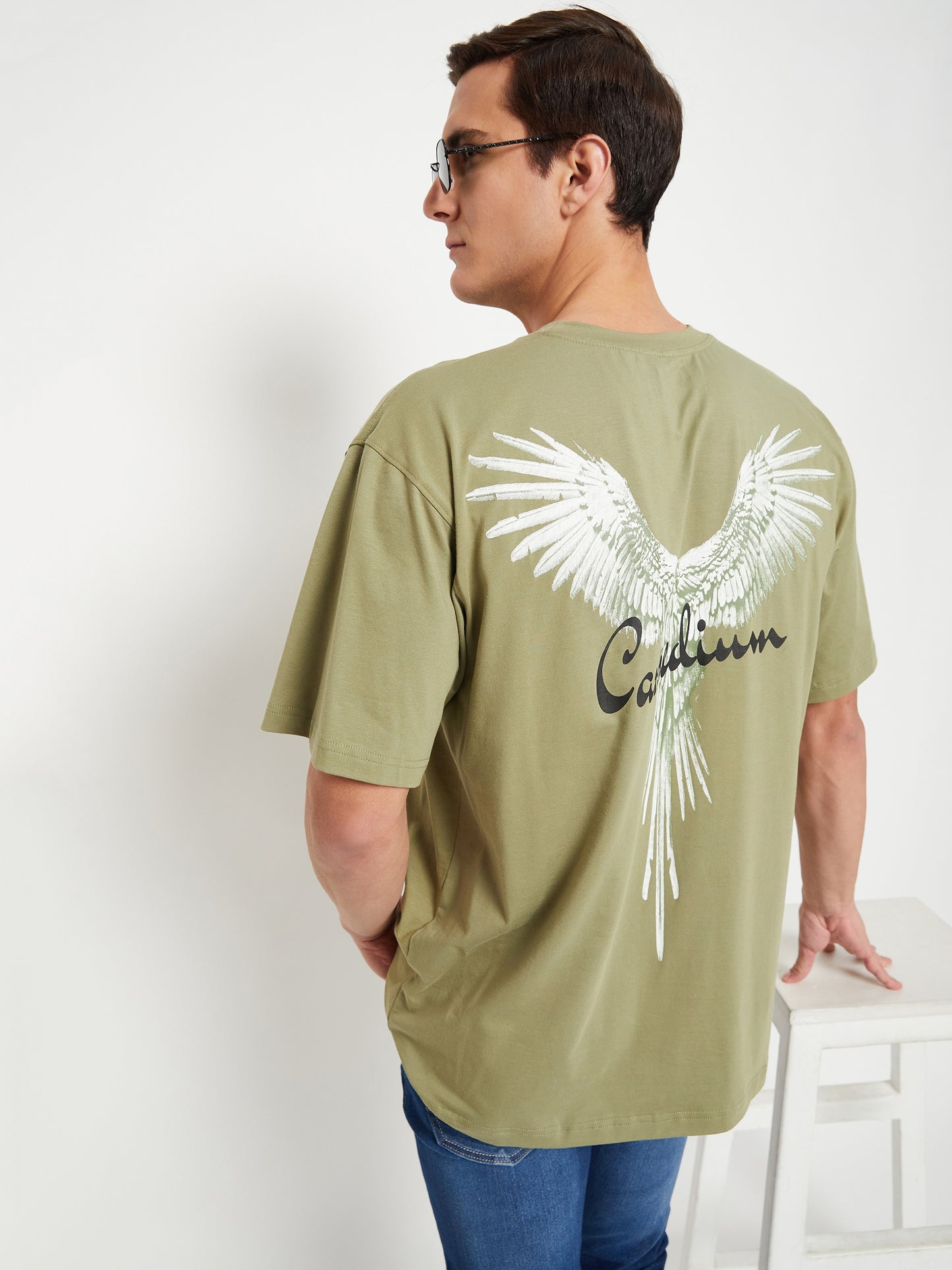 Relaxed Carpedium Parrot T-shirt