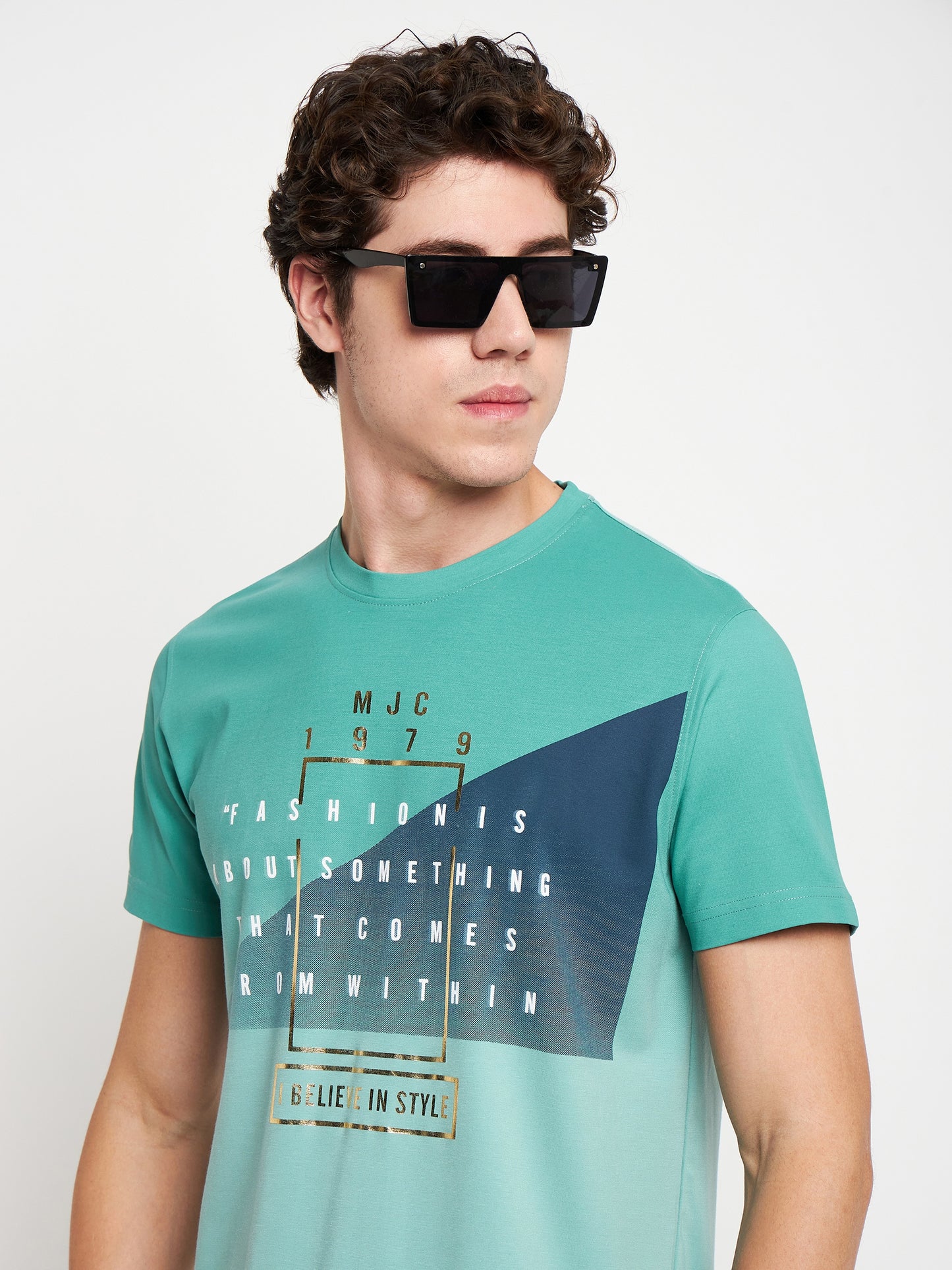 Round Neck Believe In style T-shirt