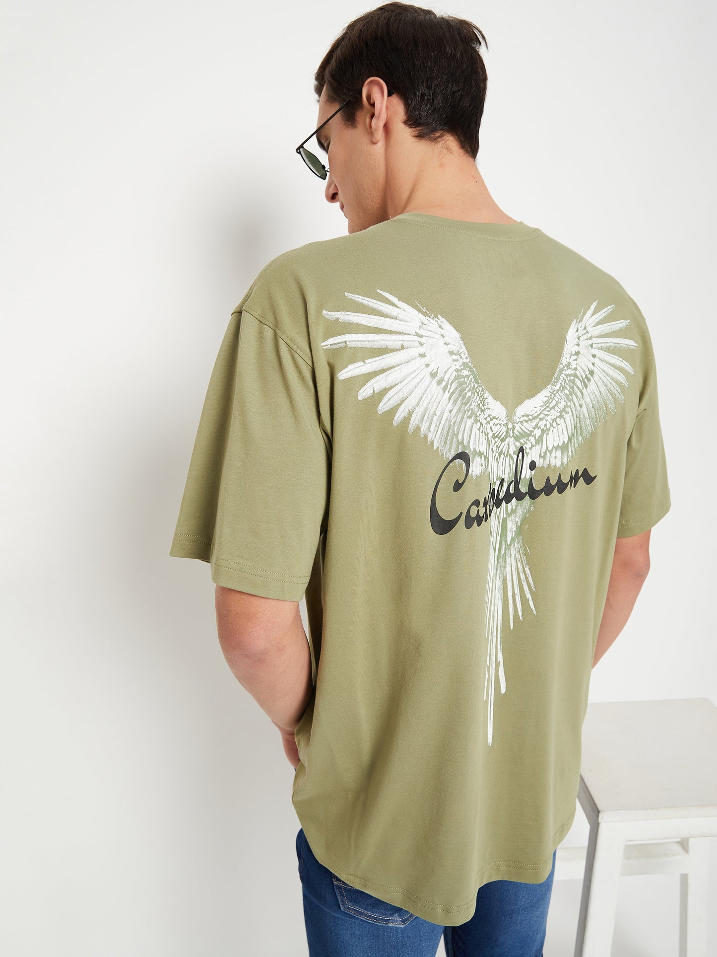 Relaxed Carpedium Parrot T-shirt